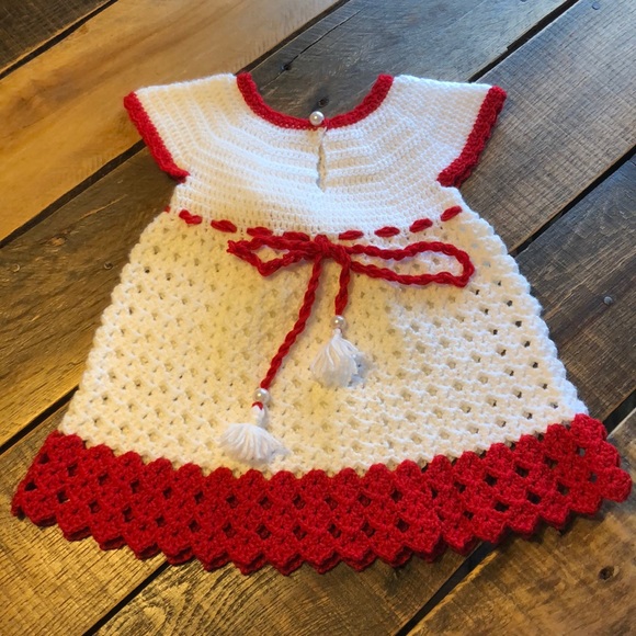 Handmade knitted red & white Dress with matching booties & headband - Picture 4 of 11